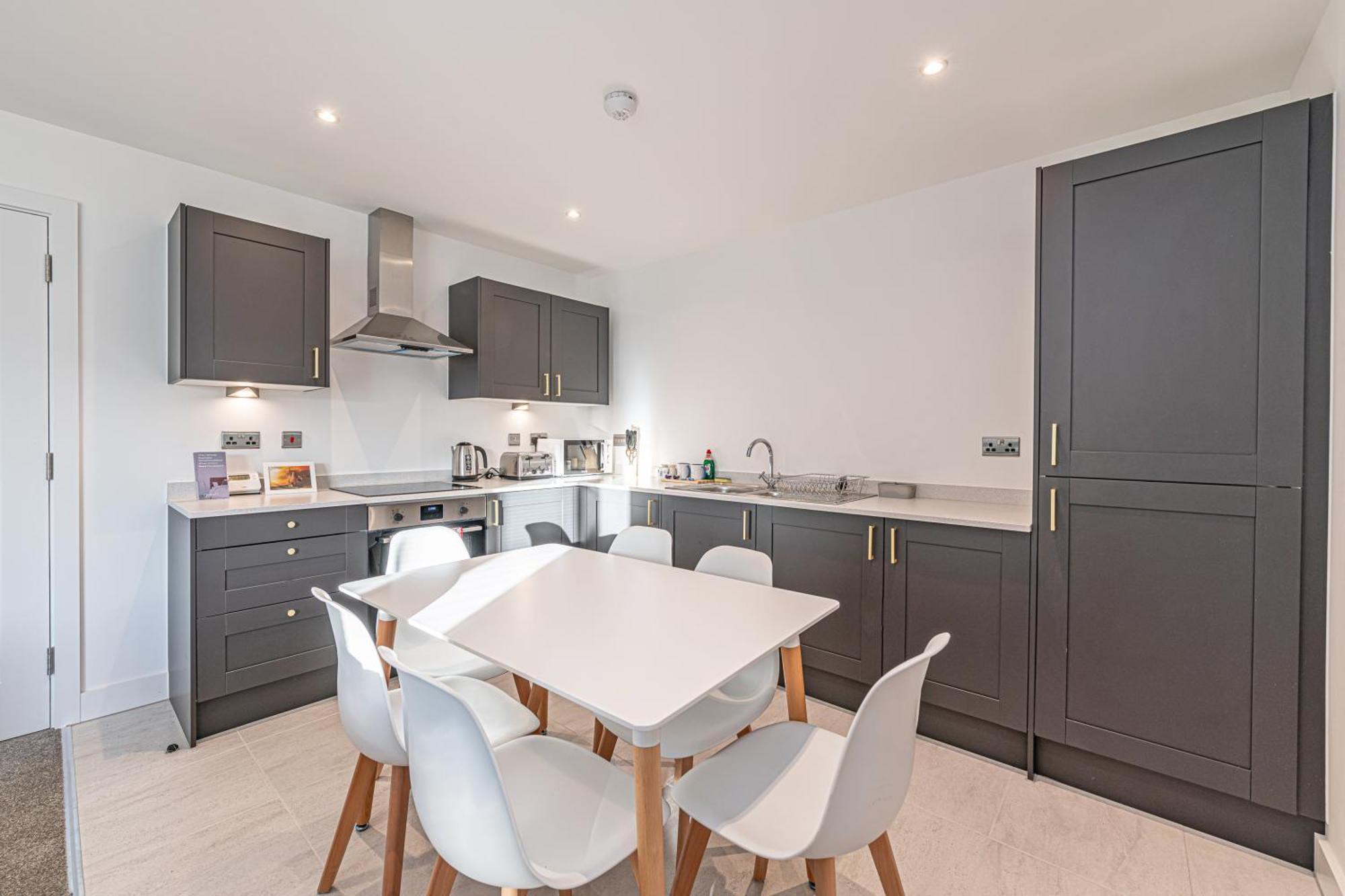Gospel Heights Luxury Apartments With Parking 헤즈월 외부 사진